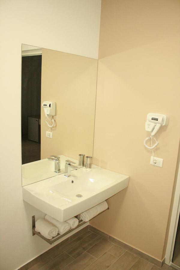 Hotel Riana Adjud Esterno foto