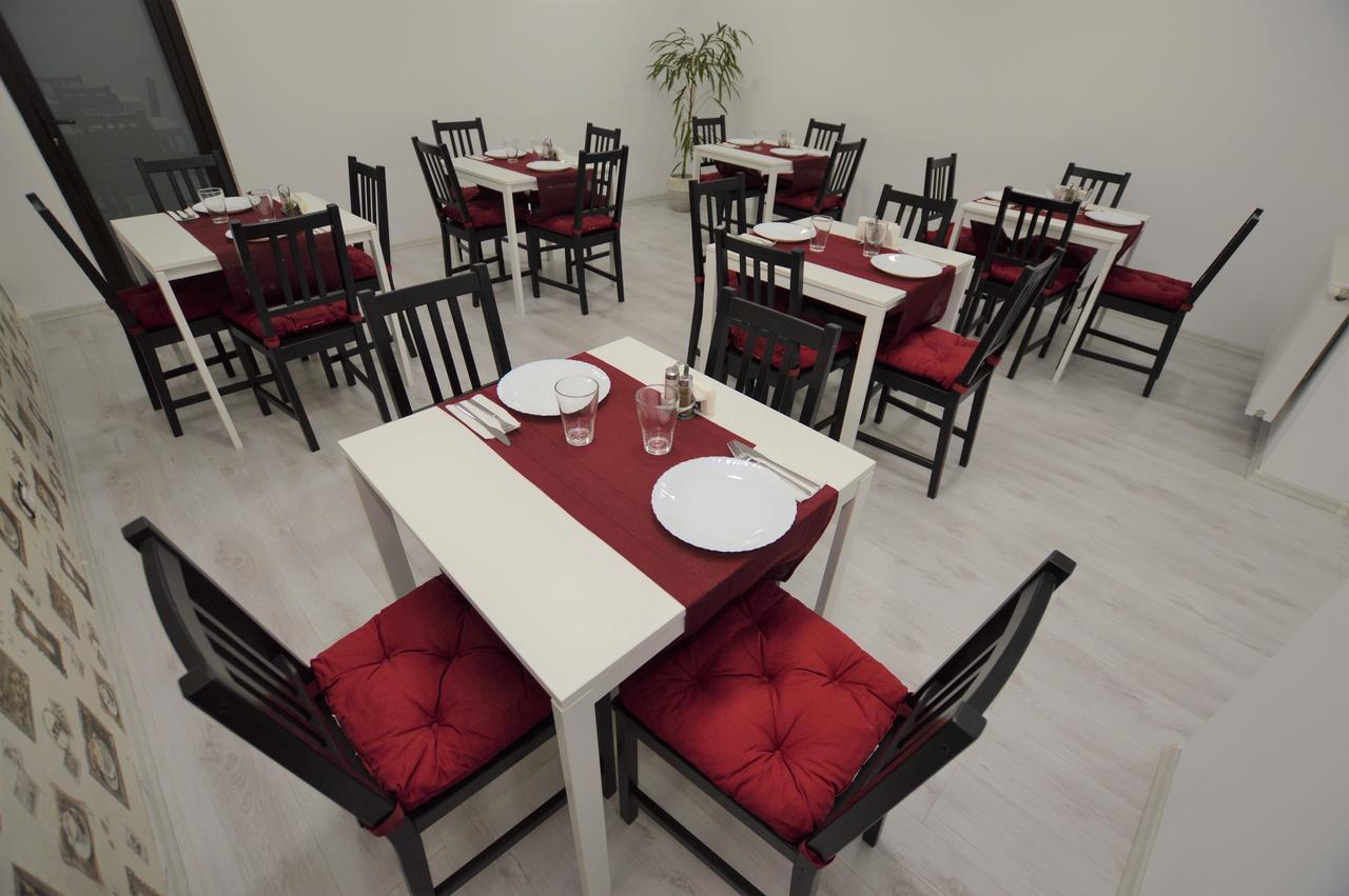 Hotel Riana Adjud Esterno foto